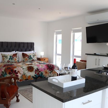 Nivenia Beach House Беттіс-Бей Екстер'єр фото